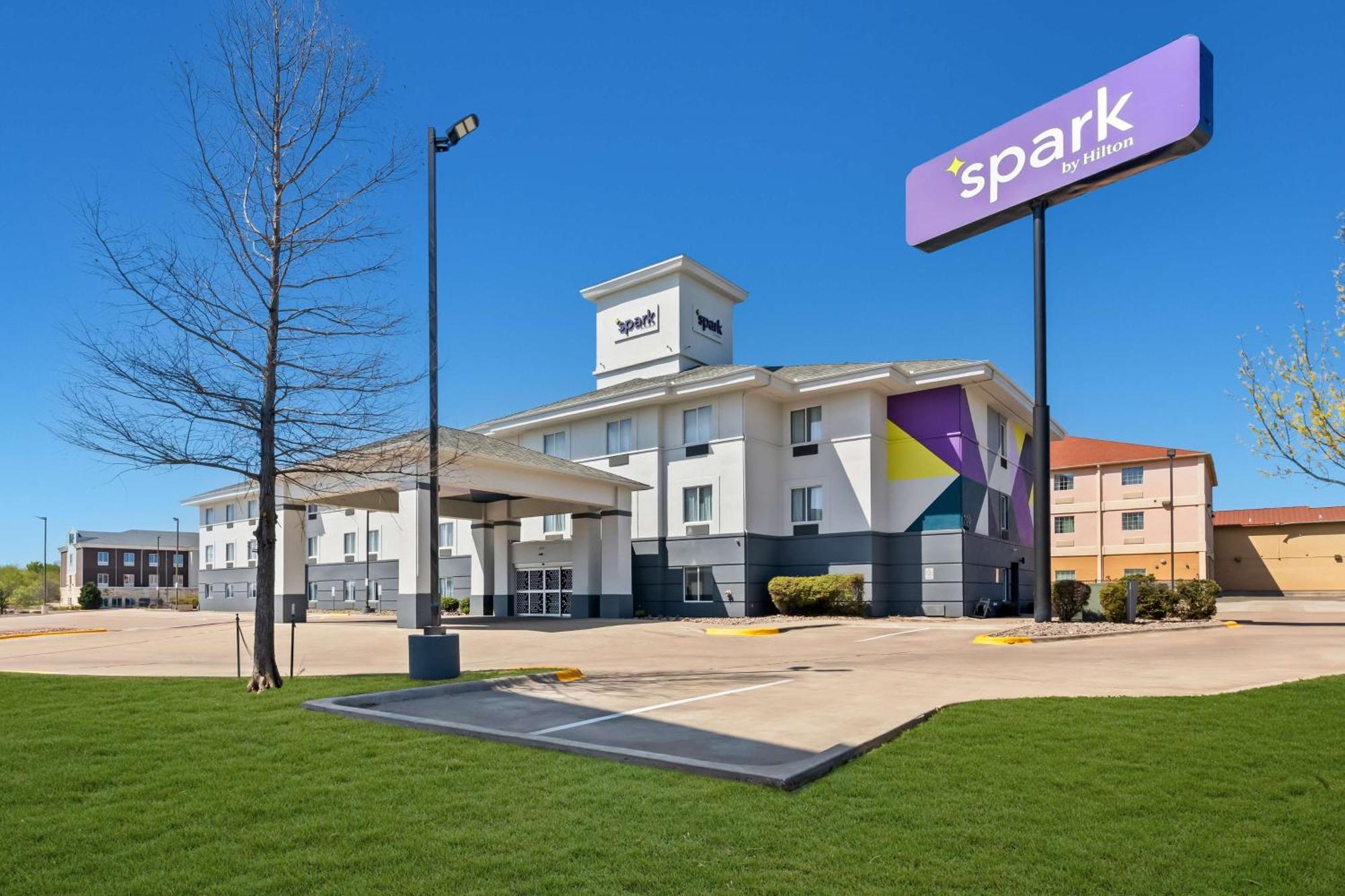 Spark By Hilton Килин Экстерьер фото